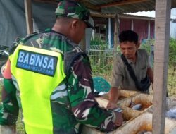 Komsos Dengan Pedagang Ikan, Serma Syafriza himbau Jaga Kebersihan Dan Hindari Pemakaian Bahan Pengawet