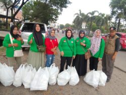 Di blk yang penuh berkah ini, ormas jpkp kota Palembang DpW, berserta DPD,dan, DPC, wilayah Sumsel,, mengadakan berbagi takjil, ormas jpkp ,yg di ketua ibu Yani Zuri SE, dalam momen bulan suci 1415 H ini , ormas jpkp Sumsel,/ kota Palembang mengadakan berbagi takjil, terutama ke masjit2, dan anak2 yatim, dan, pengemudi jalan, dan harapan ketua DPW, kota Palembang, di bulan yg penuh berkah ini ke depan semoga, ormas jpkp semakin di percaya masarakat, baik tingkat kabupaten, mau pun tingkat kecamatan, dan harapan ketua DPW, semoga ibada puasa berjalan lancar,