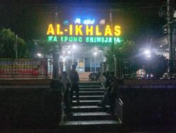 Personel Polsek Kuala Simpang Laksanakan Pengamanan di Masjid Masjid Guns Berikan rasa aman Pada Saat Sholat Tarawih