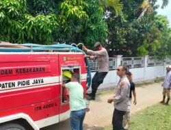 Kolaborasi: Polsek Trienggadeng, Damkar, dan Masyarakat Selamatkan Balai Pengajian Darul Fatih dari Kebakaran di Trienggadeng