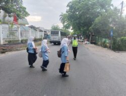 Cegah Kecelakaan terhadap anak Sekolah,  Satlantas  Rutin Laksanakan Gatur Lalin Zona Aman Sekolah