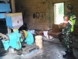 Babinsa Koramil 03/Seruway Cek Persediaan Beras Di Pabrik Penggilingan Padi