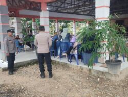 Personel Polsek Karang Baru Sambang Warga Sampaikan Pesan Pesan Kamtibmas