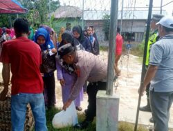 Personel Polsek Rantau Bendahara Monitoring dan Lakukan Pengamanan kegiatan Pasar murah di Desa binaannya