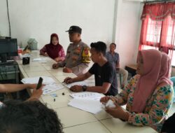 Personel Polsek Kejuruan Muda Monitoring Dan Pengamanan Penyaluran Bantuan Beras