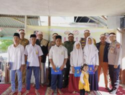 Polres Pidie Berikan Beasiswa Kepada Santri Berprestasi Yang Kurang Mampu