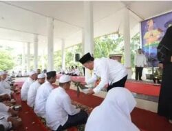 Peusijuk Jama’ah Calon Haji, Pj Bupati Aceh Tamiang Pesan Kontrol Diri dan Fokus Ibadah