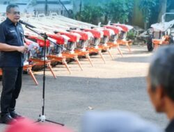 Dorong Peningkatan Produksi Pertanian, Pemkab Purwakarta Distribusikan Bantuan Mesin Traktor