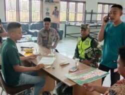 Sinergitas TNI-Polri, Babinsa Koramil 03/Seruway Bersama Bhabinkamtibmas Laksanakan Komsos Tentang Judi Online Dan Narkoba