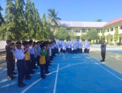 Polsek Ulim Tingkatkan Kedisiplinan Pelajar dengan Pelatihan PBB di MTsN 4 Pidie Jaya