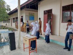 Polsek Ulim Tingkatkan Kesadaran Pelajar Terhadap Bahaya Narkoba Melalui Program Saweu Sikula di SMPN 2 Ulim