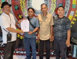 Ketua DPD PJS Aceh Serahkan SK DPC PJS Aceh Tamiang