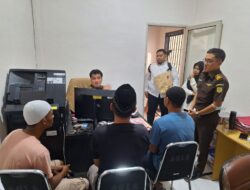 Tahap II, Sat Reskrim Polres Aceh Tamiang Serahkan Tersangka dan Barang Bukti Kasus  ke Kejaksaan