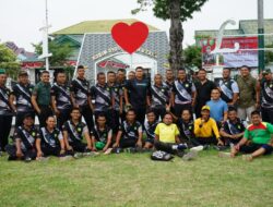 Semarakkan HUT RI Ke 79, Dandim Aceh Utara Ikut main Futsal Pake Sarung.