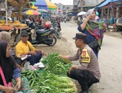 Bhabinkamtibmas Menjalin Kemitraan dan Silaturahmi Bersama Masyarakat Melalui Sambang Warga