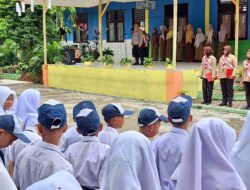 Menjadi Pembina Upacara disekolah, Kapolsek Kuala Simpang: Jauhi Narkoba, Judi Online dan Pergaulan Bebas