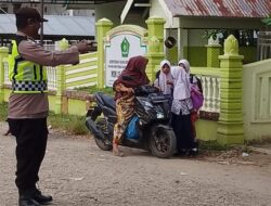 Lancarkan Lalin di Zona Sekolah Polsek Simpang Kramat  Strong Point Pagi