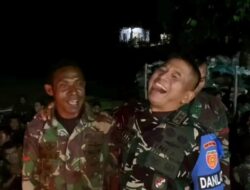 Pangdivif 3 Kostrad Tinjau Latihan Serta Merayakan Kenaikan Pangkat Prajurit di Medan Latihan