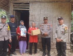 “Jum’at Berkah” KaPolsek Tamiang Hulu dan KaPospol Bandar Pusaka Salurkan Bantuan Sembako