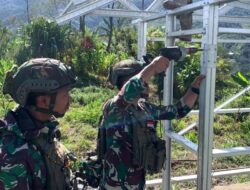 Dalam Rangka HUT Ke-79 TNI, Satgas Yonif 323 Kostrad Bangun MCK untuk Masyarakat