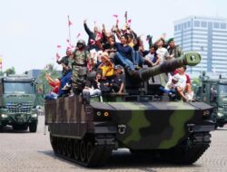 Pangkostrad Letjen TNI Mohamad Hasan Hadiri Upacara Peringatan HUT ke-79 TNI di Monas