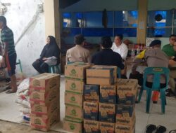 Kapolres Aceh Tamiang Bersama Forkopimda  Salurkan Bansos Untuk Korban Banjir di Kecamatan Seruway