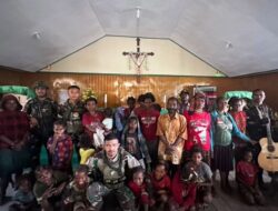 Satgas Yonif 509 Kostrad Salurkan Bantuan Alat Musik Dari Kasad Untuk Gereja di Intan Jaya