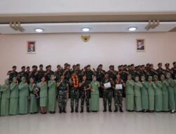 Yonkav 8 Kostrad Gelar Upacara Penyambutan Satgas Pamtas RI-RDTL dan Penghargaan Prajurit Berprestasi