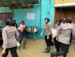 Polwan Polres Aceh Tamiang Salurkan Bantuan Sosial Bagi Korban Banjir di Seruway