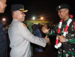 Kapolres Aceh Tamiang Hadiri Acara Tradisi Penyambutan Purna Tugas Satgas Pamtas Statis RI – PNG