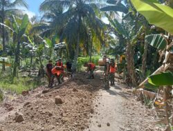 Kejar Target, Personel Satgas Dan Alat Berat Dikerahkan Terus Kebut Pembangunan Infrastruktur Jalan.