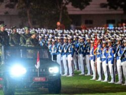 Presiden Prabowo Pimpin Upacara Parade Senja dan Penurunan Sang Merah Putih di Akademi Militer Magelang