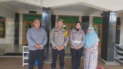 Aipda Nia Utami S.pd Ngaji Bareng Dengan Jama’ah Majelis Taklim Hiyatullah Jatiwarna.