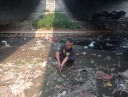 Warga Pondok Melati Keluhkan Sungai Di Bawah Joor Jatiwarna Dangkal