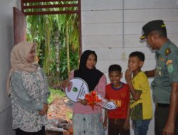 Selesai Di Rehab, Dandim Aceh Utara Serahkan Kunci Rumah Kepada Ibu Diana.