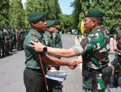 Yonif 411 Kostrad Gelar Tradisi Korps Raport Pindah Satuan dan Sambut Warga Baru