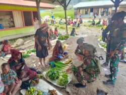 Rosita Satgas Yonif 323 Kostrad, Bantu Ekonomi Masyarakat Sinak