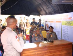 Kapolri Tinjau Posko Pengungsi Erupsi Gunung Lewotobi di NTT.