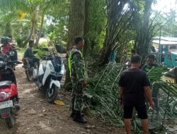 Komsos Dengan Nelayan, Sertu Indra Ingatkan Cuaca Buruk Saat Melaut