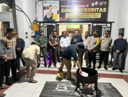 Kapolres Pidie Jaya, Forkopimda, dan KIP Musnahkan Surat Suara Rusak Menjelang Pilkada 2024