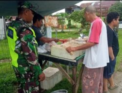 Babinsa Koramil 08/Rantau Laksanakan Komsos Dengan Pedagang Ikan Pedagang Kecil Di Wilayah Binaan