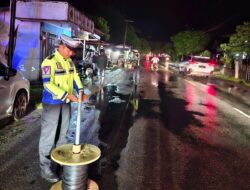 Respon Cepat Polantas Pidie Jaya: Pengamanan Maksimal di Lokasi Jalan Terdampak Ancaman Abrasi