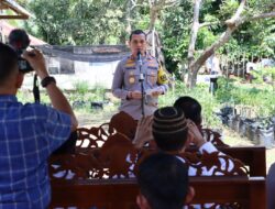 Dukung Ketahanan Pangan, Kapolres Pidie Jaya Serahkan Bantuan Pertanian kepada Kelompok Tani Barona Jaya