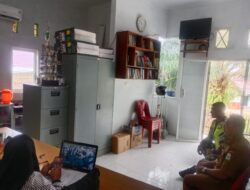 Babinsa Komsos Dengan Perangkat Desa Bahas Tentang Keamanan Dan ketertiban Wilayah Desa Binaan