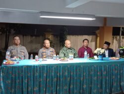 Kapolsek Pondok Gede Berikan Edukasi Musyawarah Mufakat Dan Kamtibmas Di Aula Kelurahan Jatibening Baru.