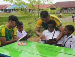 Membangun Masa Depan Bangsa Satgas Yonif 503 Kostrad Distribusikan Sarana Belajar di Papua