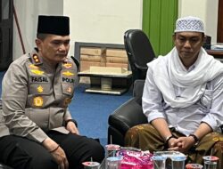 Kapolres Pidie Jaya Melayat ke Rumah Duka Abu Usman Kuta Krueng di Ponpes Darul Munawwarah