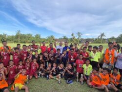 SSB Muda Sedia dan SSB Marabunta Juara  Kelompok Usia Festival Sepakbola Usia Dini