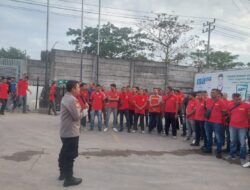Sosialisasi Judi Online dan Keselamatan Berkendara, Polri Beri Edukasi kepada Pekerja PT. Wings Food