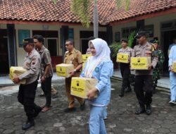 Dalam Sambut Bulan Suci Ramadhan 1446 H, Personel Polre Purworejo Bersama Mahasiswa  Laksanakan Bhakti Sosial